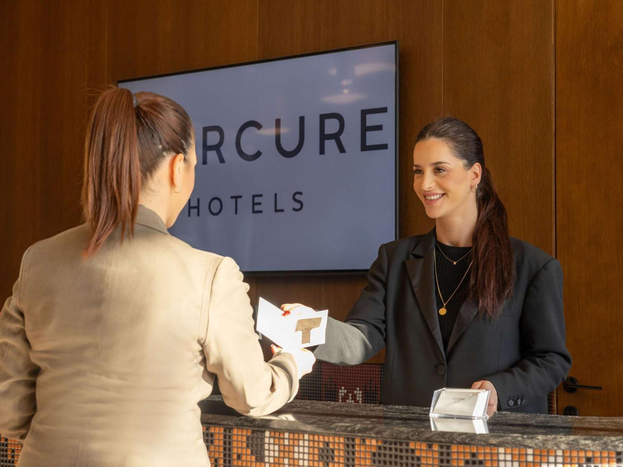 Mercure Prishtina City Prishtinë Exterior photo