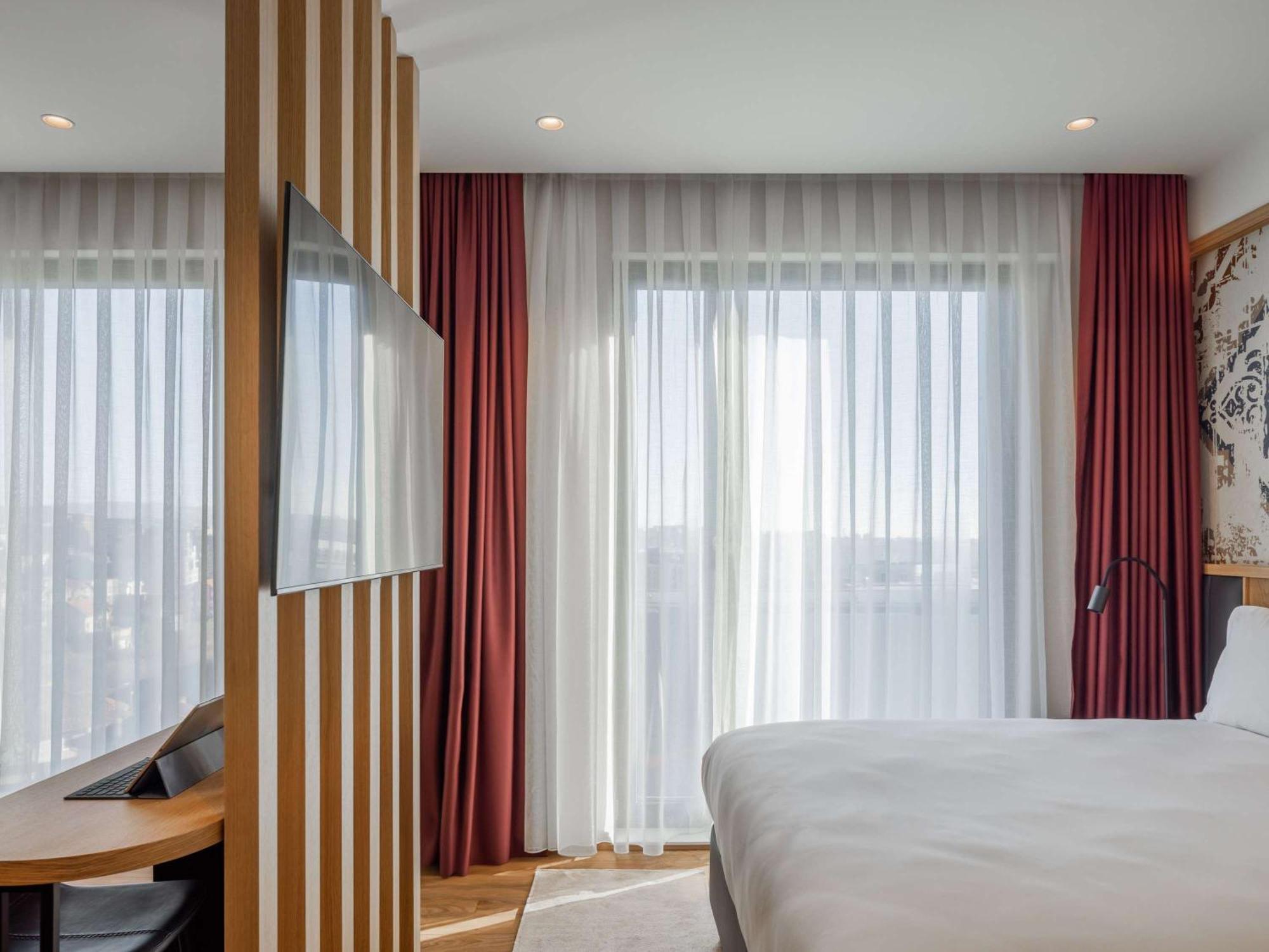 Mercure Prishtina City Prishtinë Exterior photo