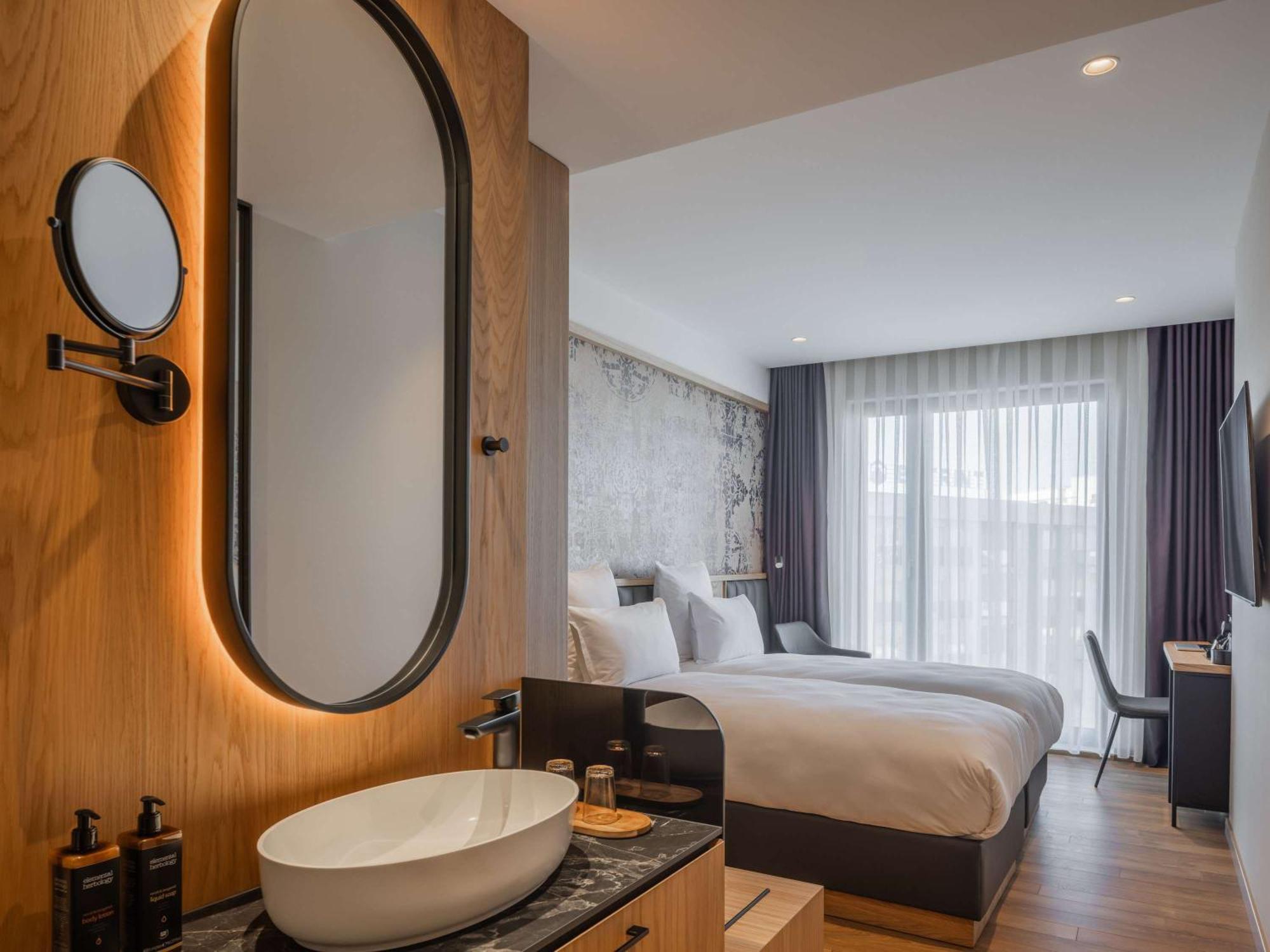 Mercure Prishtina City Prishtinë Exterior photo