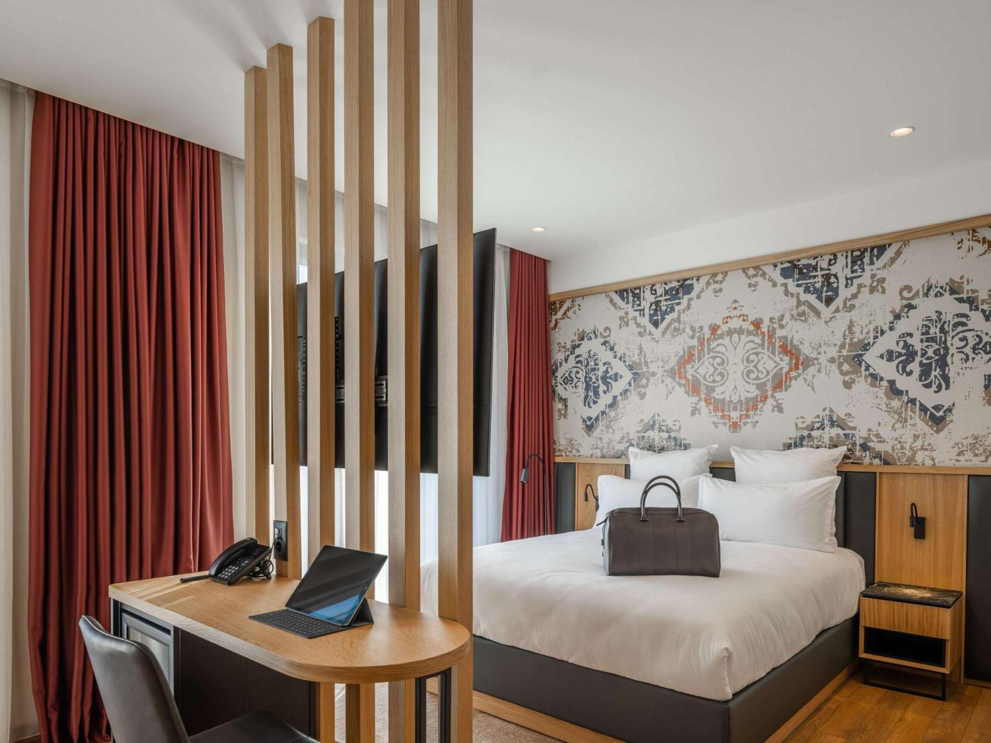 Mercure Prishtina City Prishtinë Exterior photo